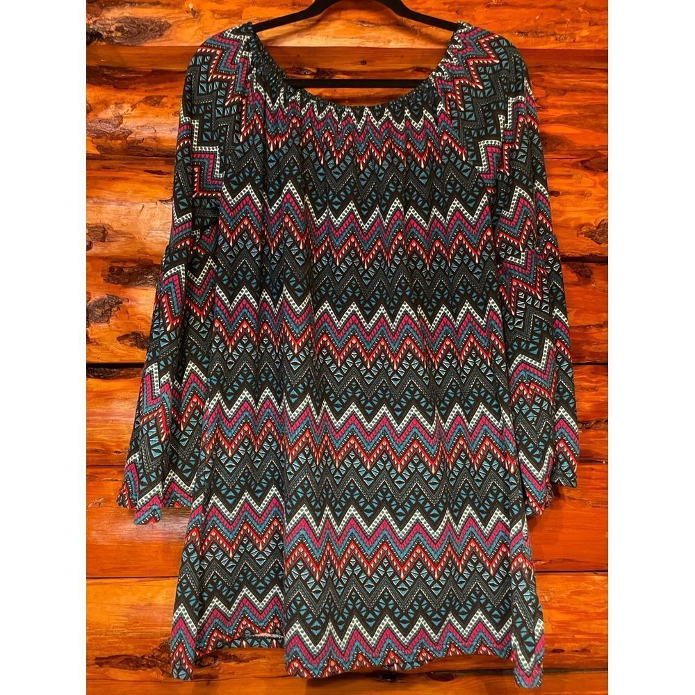 Win Win Bell-Sleeved Tunic Size‎ Large-XLarge
